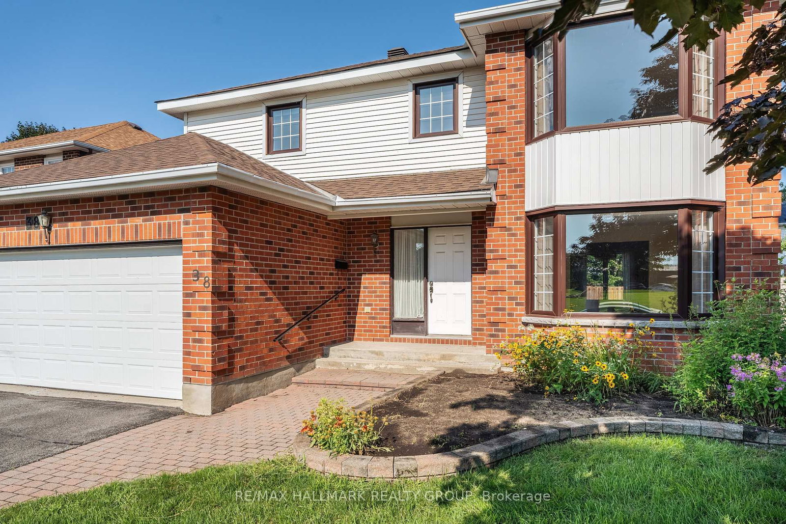 38 Bateman Drive • Ottawa, ON photo 3