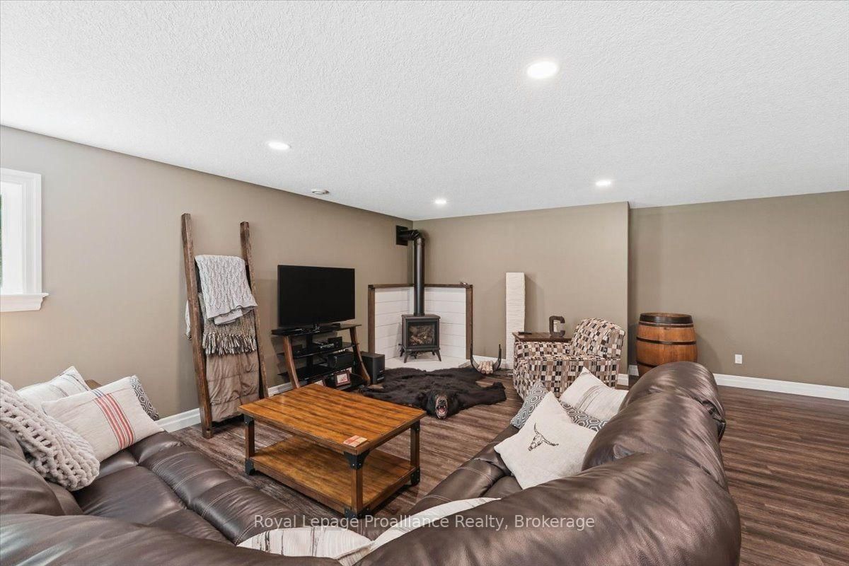 63 Hiddenvalley Drive • Belleville, ON photo 36