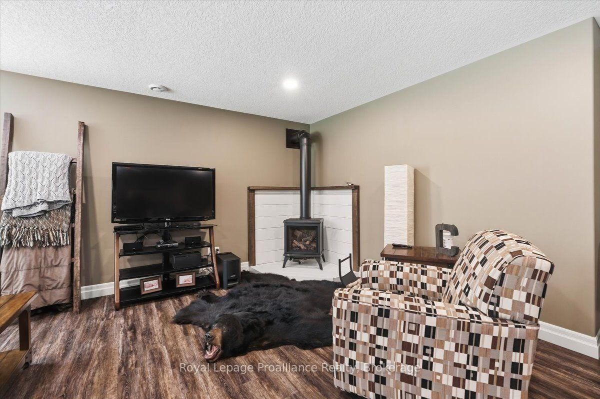 63 Hiddenvalley Drive • Belleville, ON photo 38