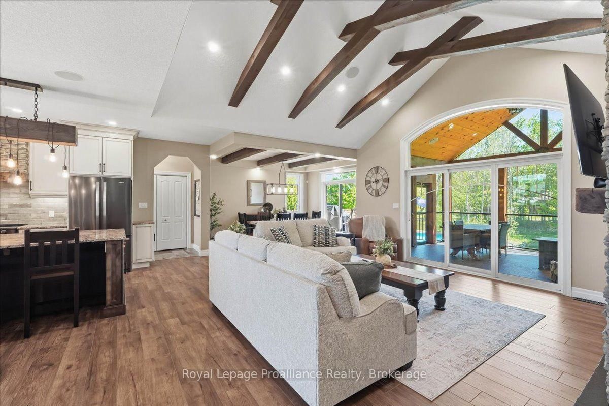 63 Hiddenvalley Drive • Belleville, ON photo 8