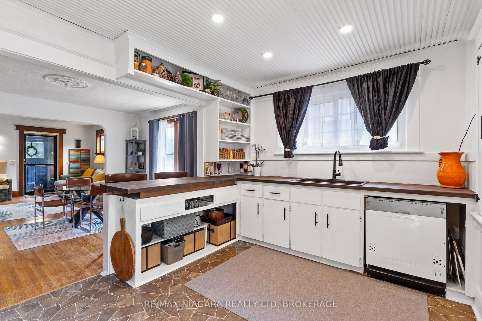 214 Kent Street • Port Colborne, ON photo 9