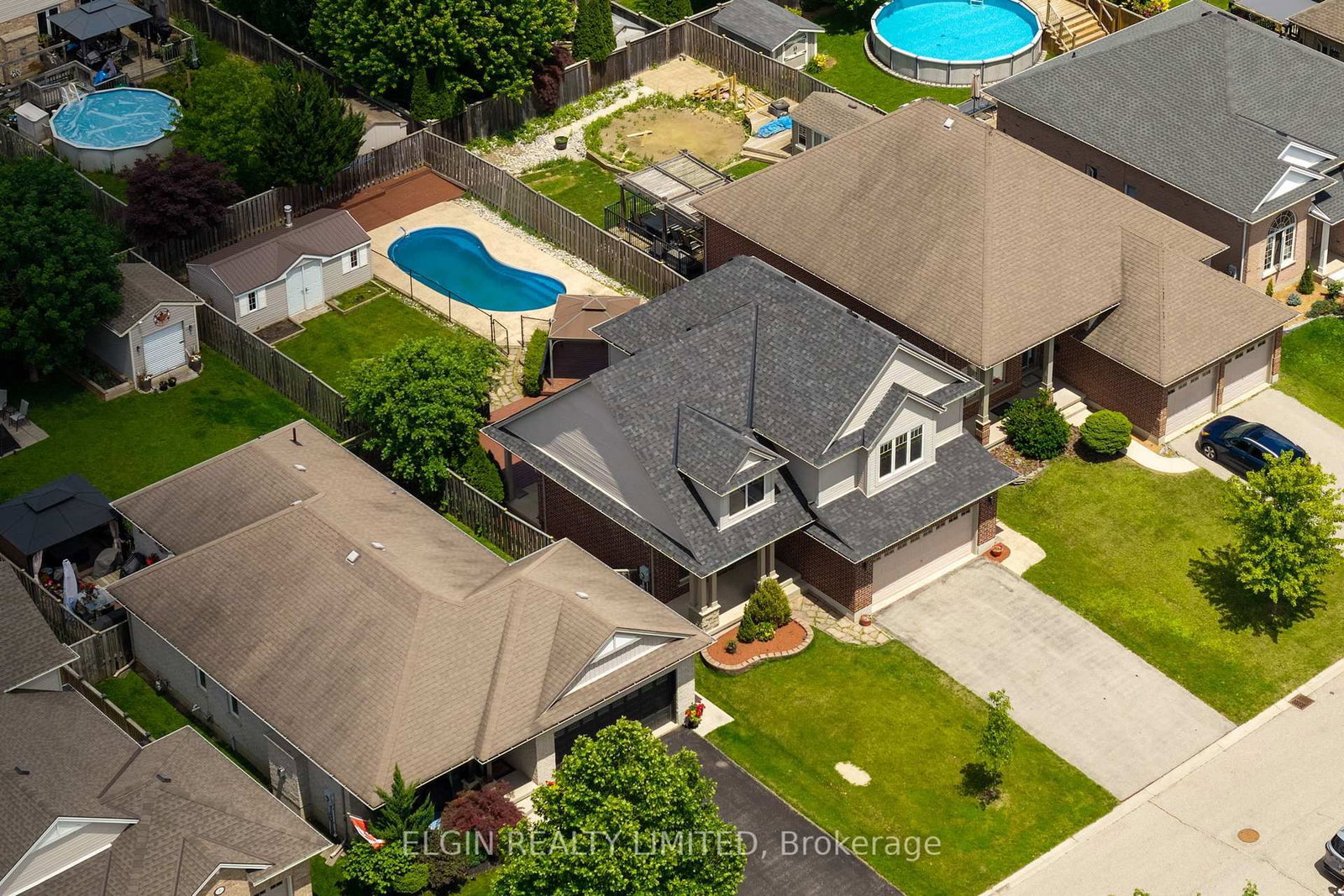 11 Kensington Court • St. Thomas, ON photo 3