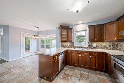 11 Kensington Court • St. Thomas, ON photo 9