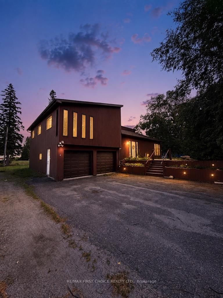 109-111 Hillcrest Road • Greenstone, ON photo 3