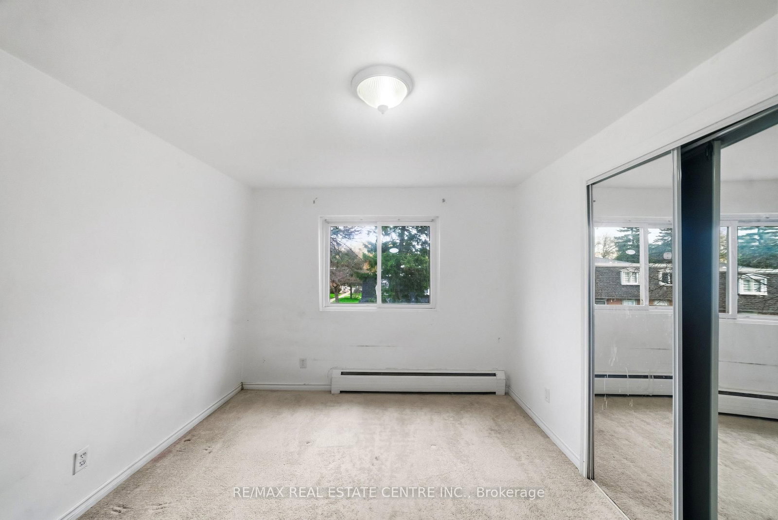 10-76 Borden Pkwy, Kitchener, view 10