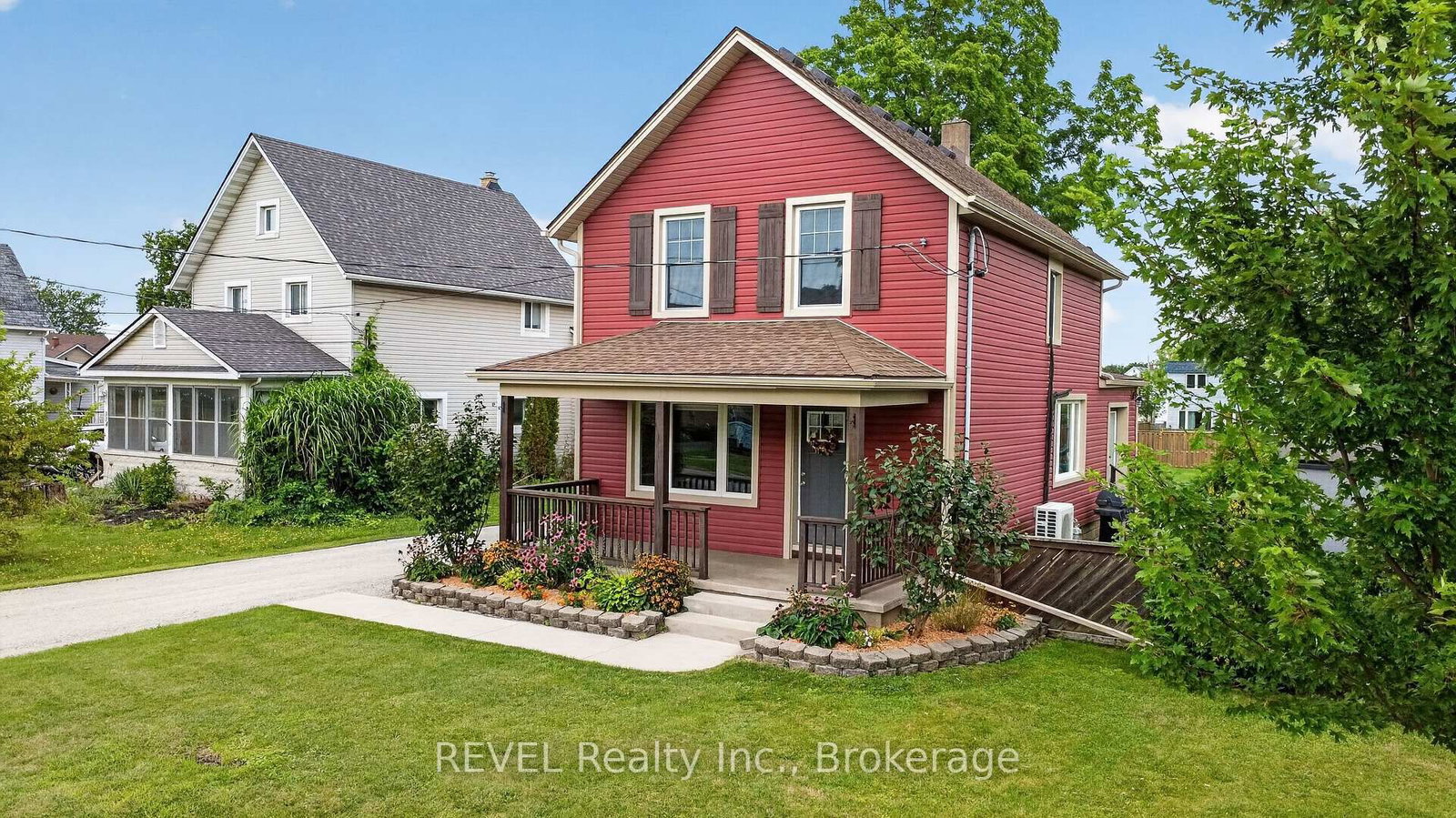 312 Phipps Street • Fort Erie, ON photo 1