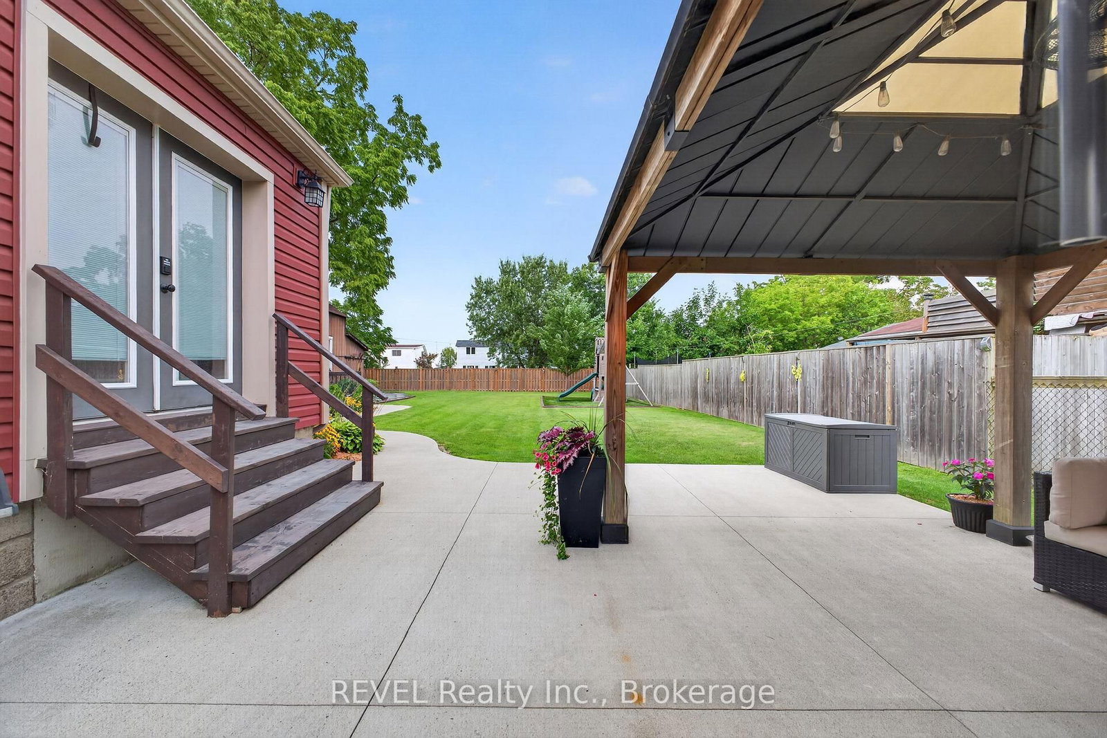 312 Phipps Street • Fort Erie, ON photo 25