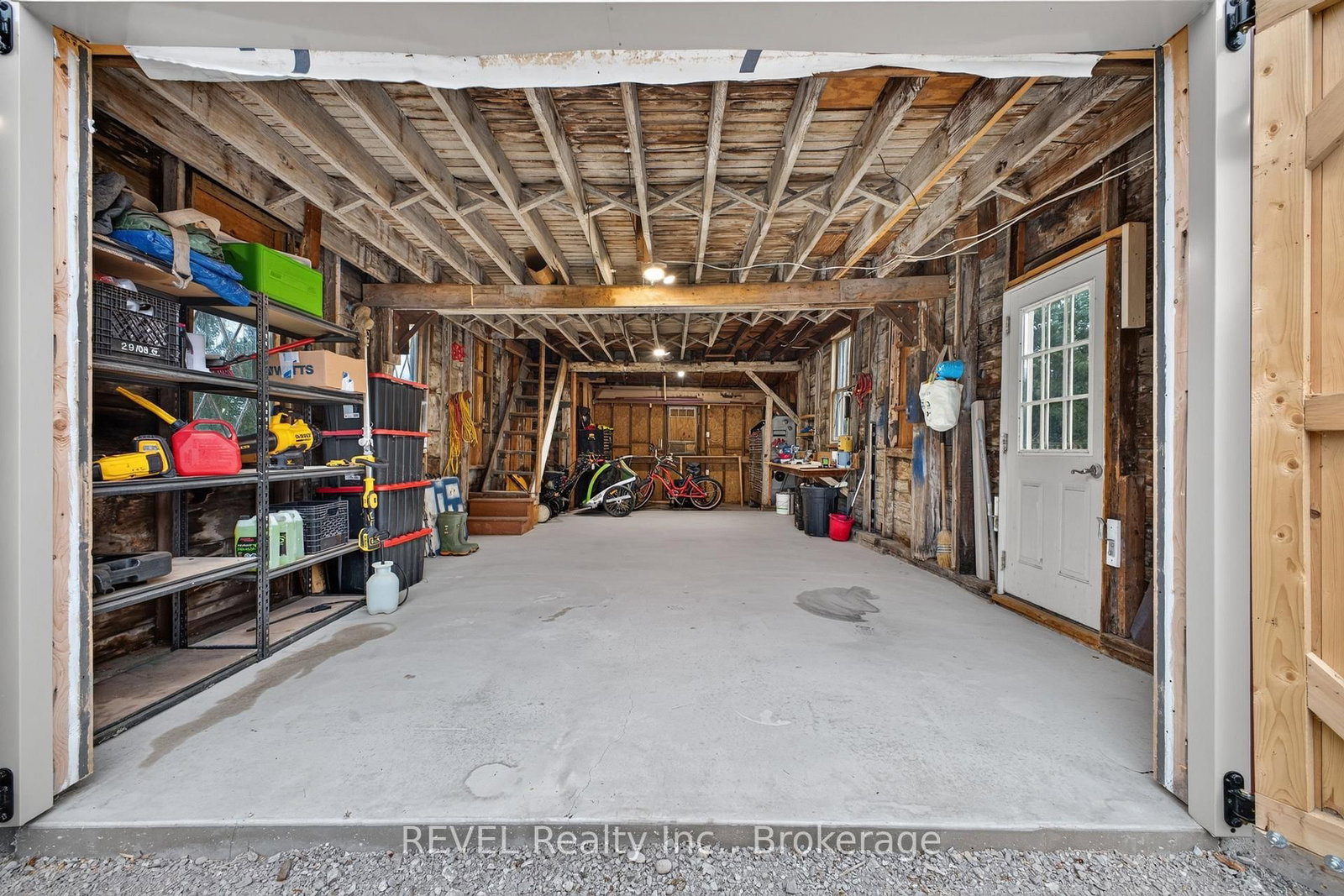 312 Phipps Street • Fort Erie, ON photo 8