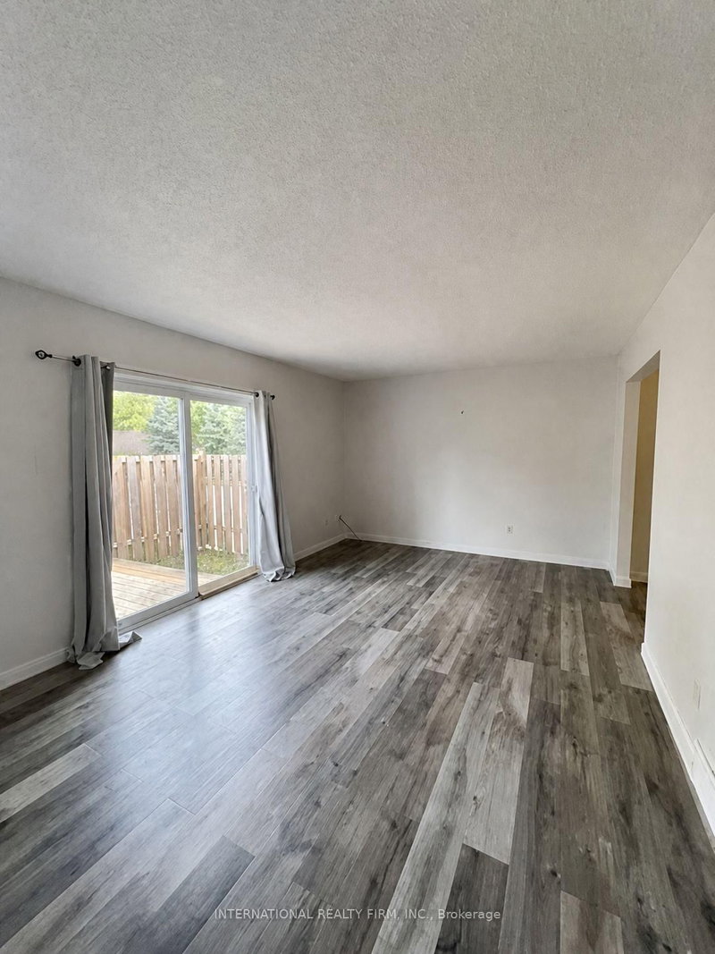 8 - 470 Second Street