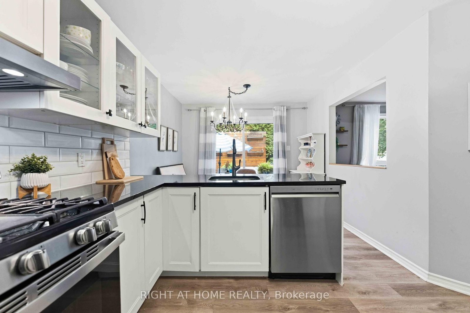 25 Waterton Crescent • Kanata, ON photo 12