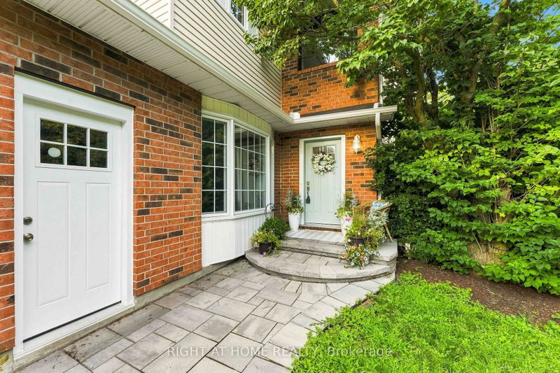 25 Waterton Crescent