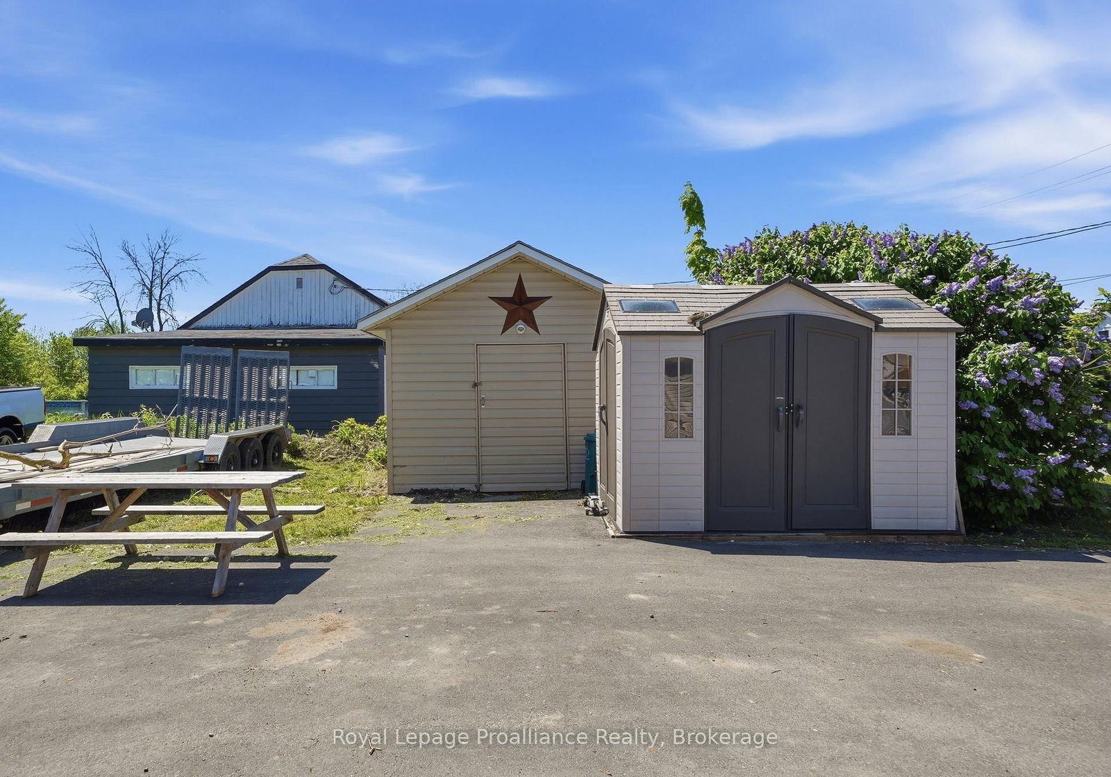 252 Sidney Street • Quinte West, ON photo 3