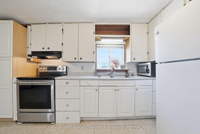 252 Sidney Street • Quinte West, ON photo 6