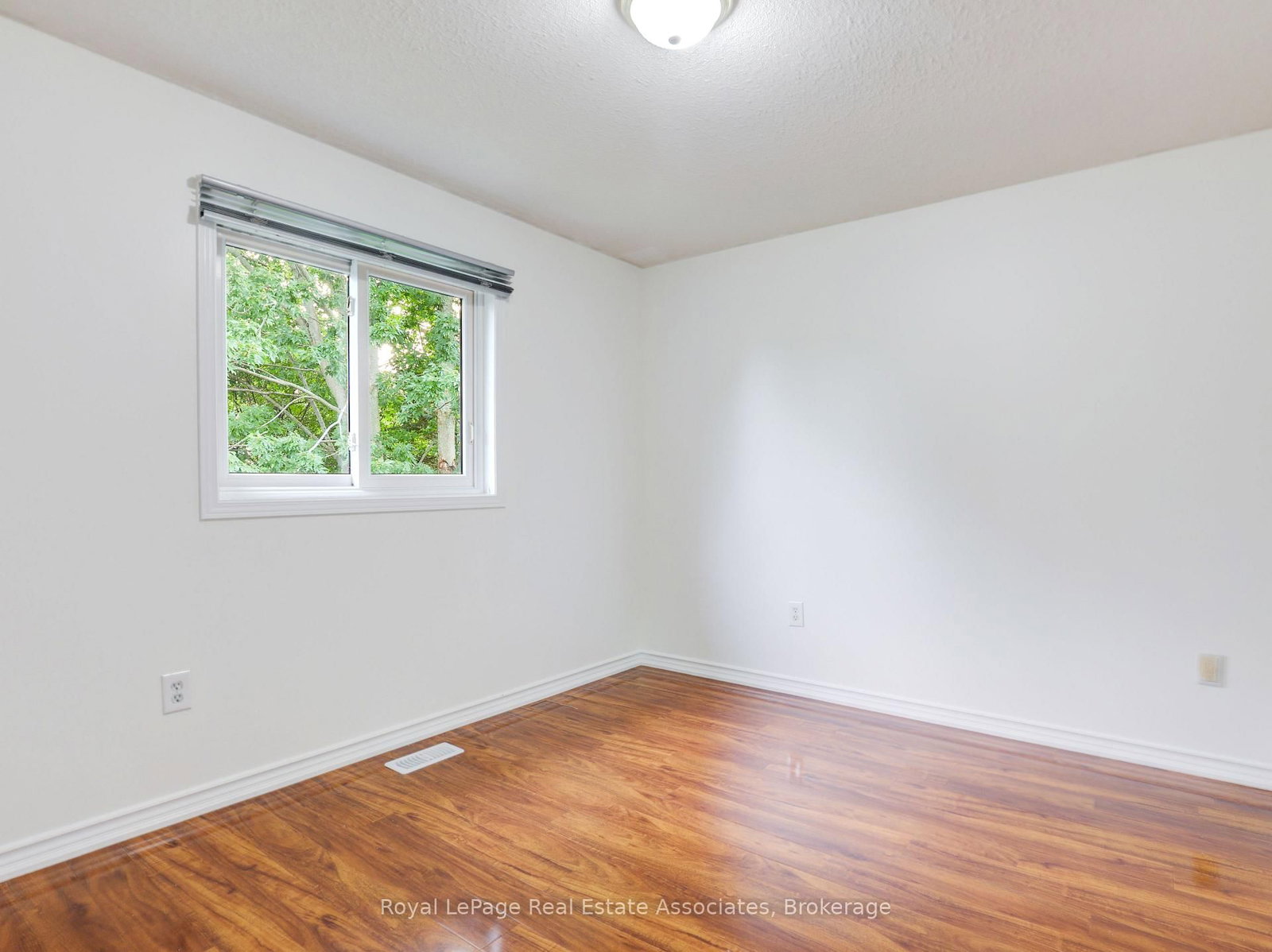 26 Mclachlan Place • Guelph, ON photo 15