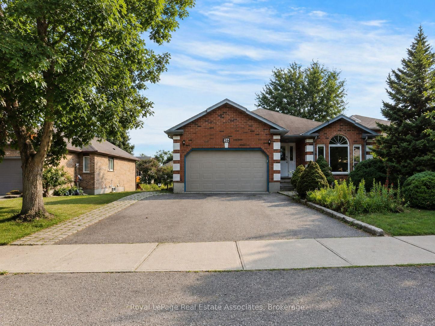 26 Mclachlan Place • Guelph, ON photo 2
