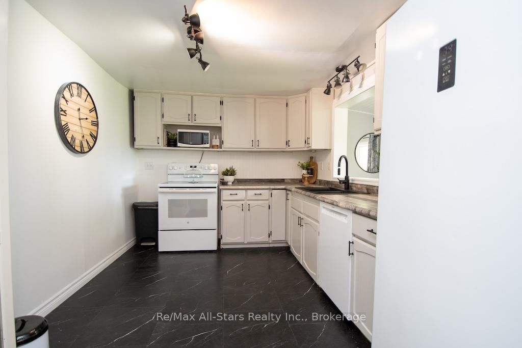 9 Riverside Drive • Kawartha Lakes, ON photo 17