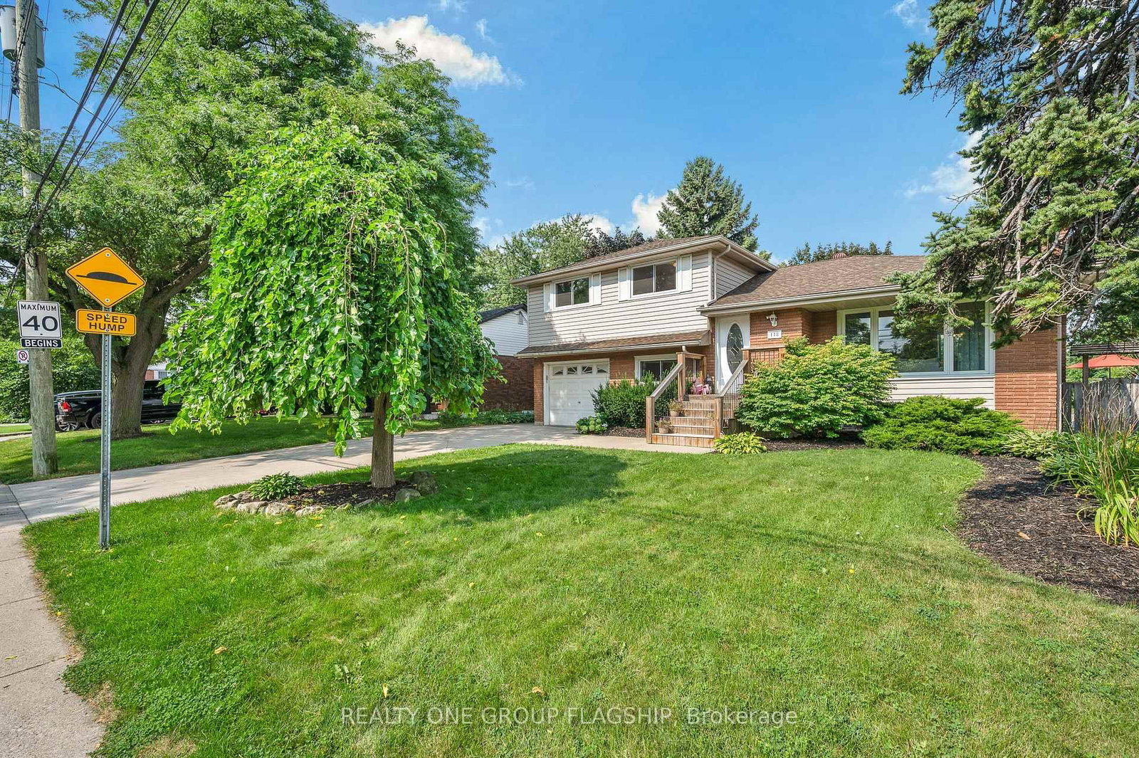118 Princeton Drive • Hamilton, ON photo 2