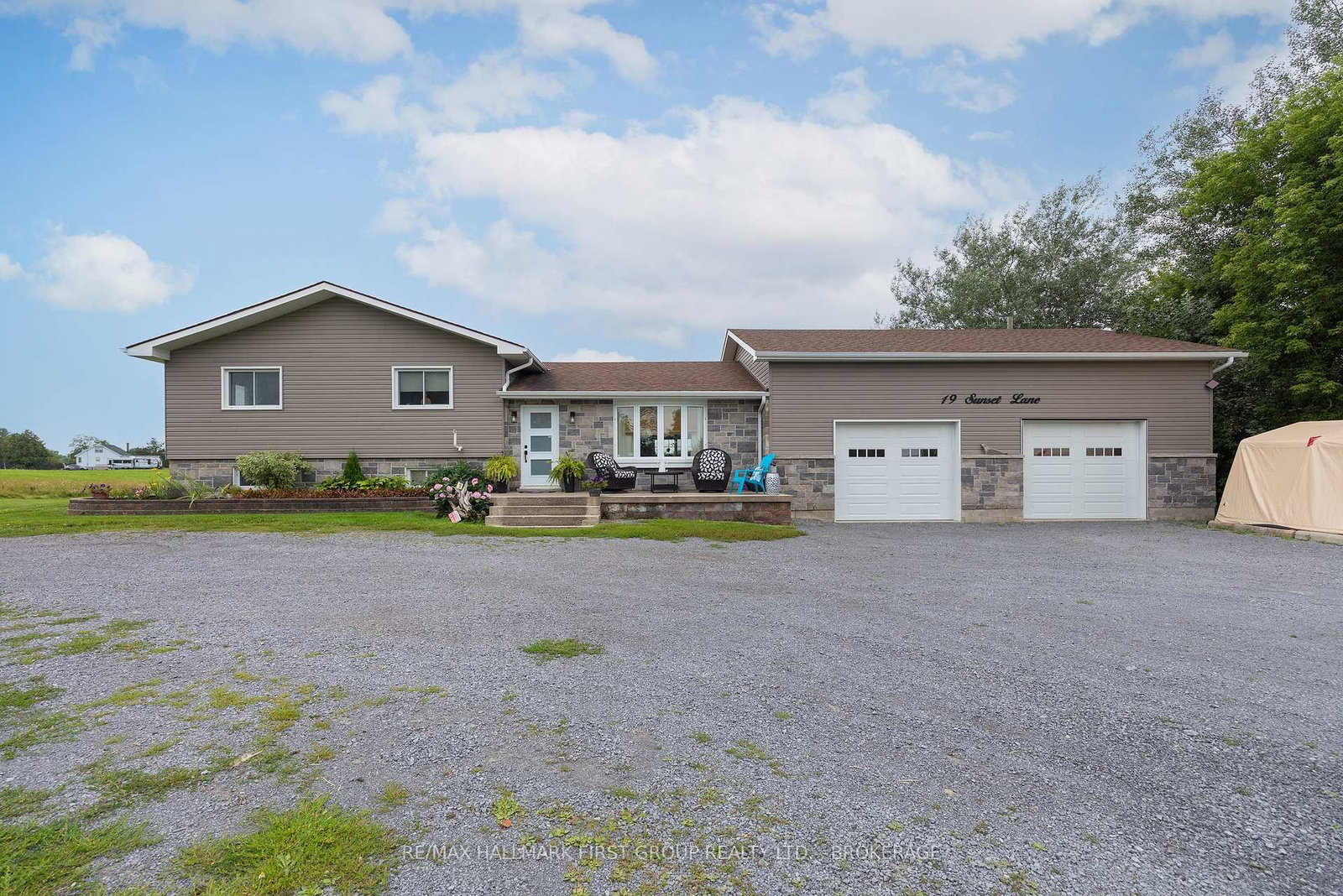 19 Sunset Lane • Kingston, ON photo 2