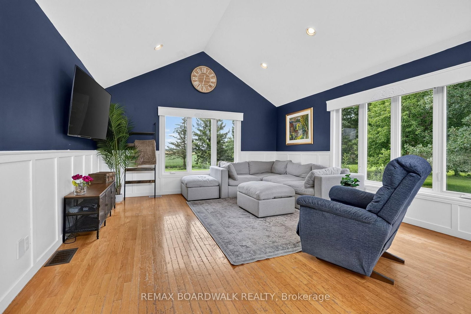 10104 Marionville Road • North Dundas, ON photo 4