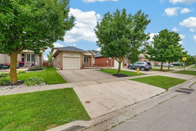 125 Hawkins Drive • Cambridge, ON photo 2