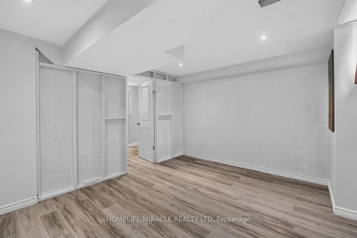 125 Hawkins Drive • Cambridge, ON photo 29