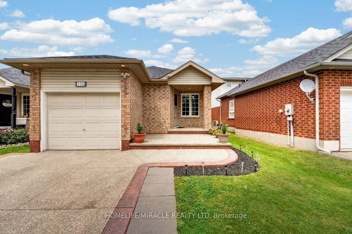 125 Hawkins Drive • Cambridge, ON photo 3