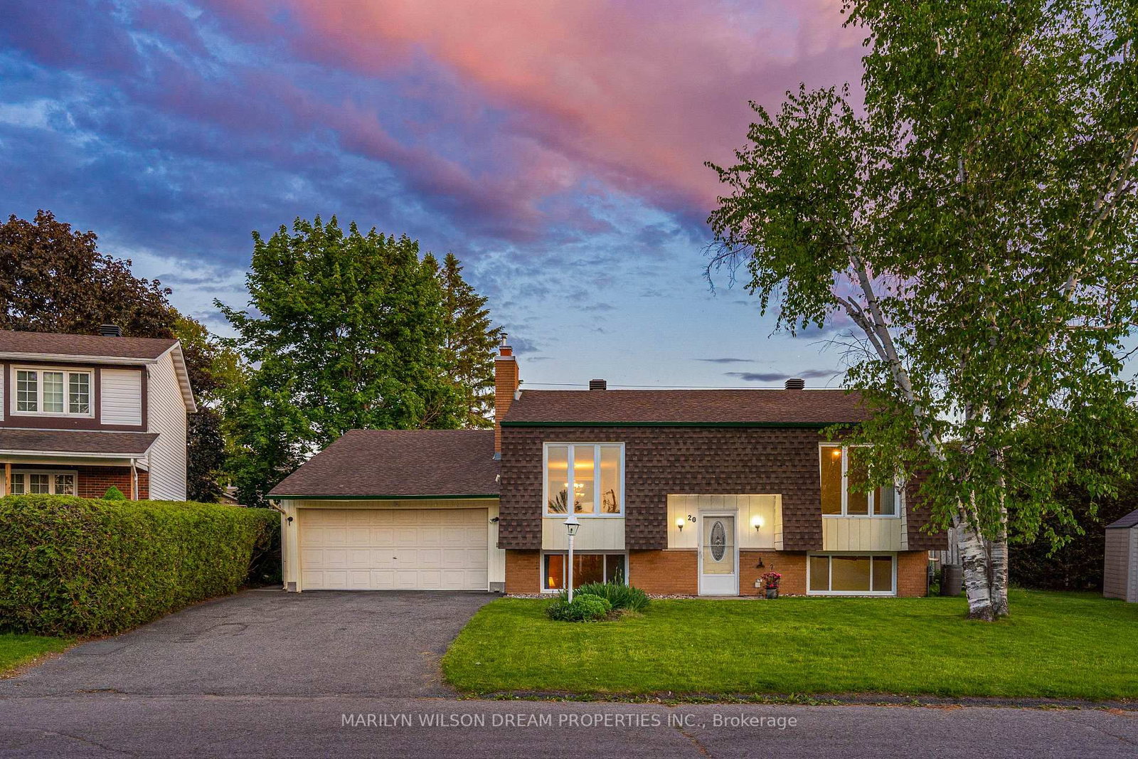 20 Coolbrook Crescent • Munster, ON photo 1