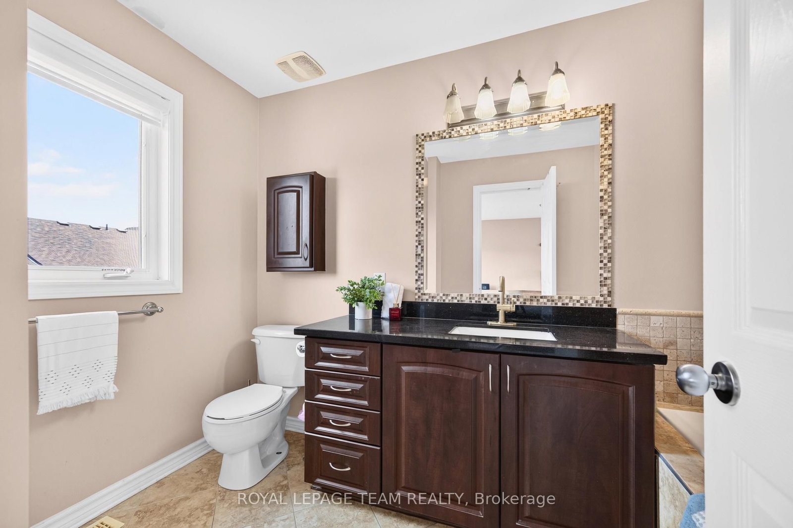 599 Malkowski Street • Ottawa, ON photo 19