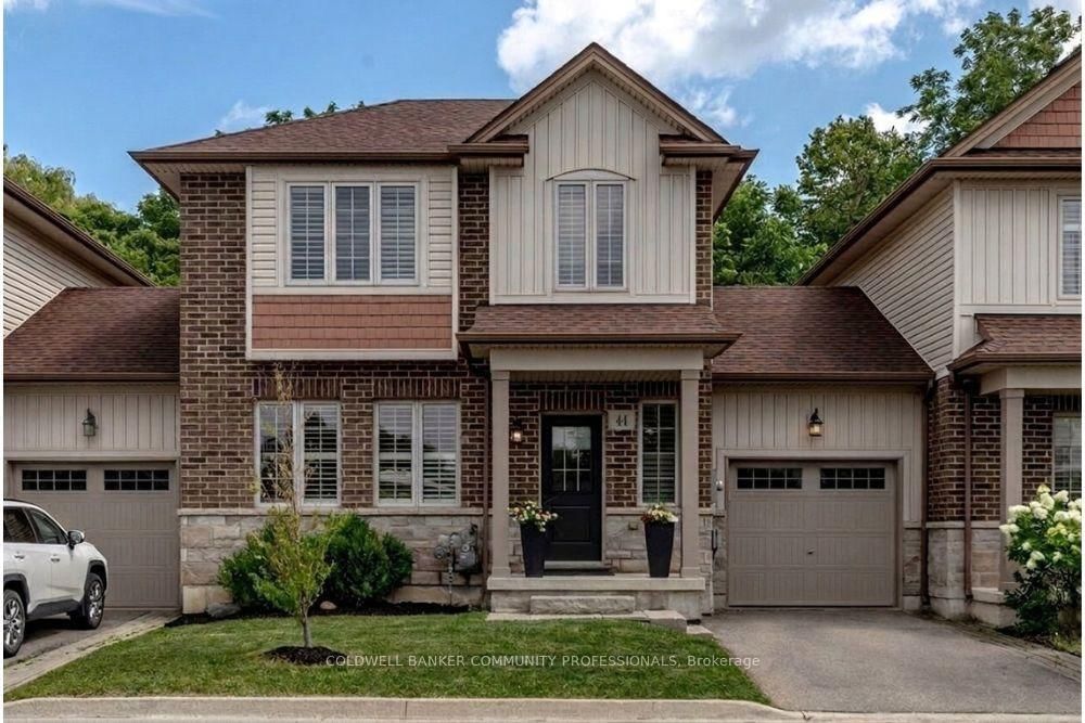 44 Westbank Trail • Hamilton, ON photo 1