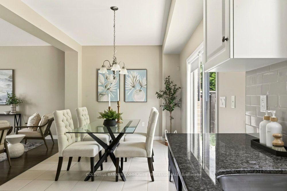44 Westbank Trail • Hamilton, ON photo 18