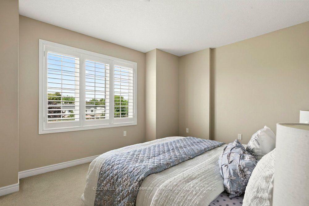 44 Westbank Trail • Hamilton, ON photo 23