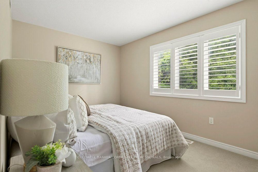 44 Westbank Trail • Hamilton, ON photo 30