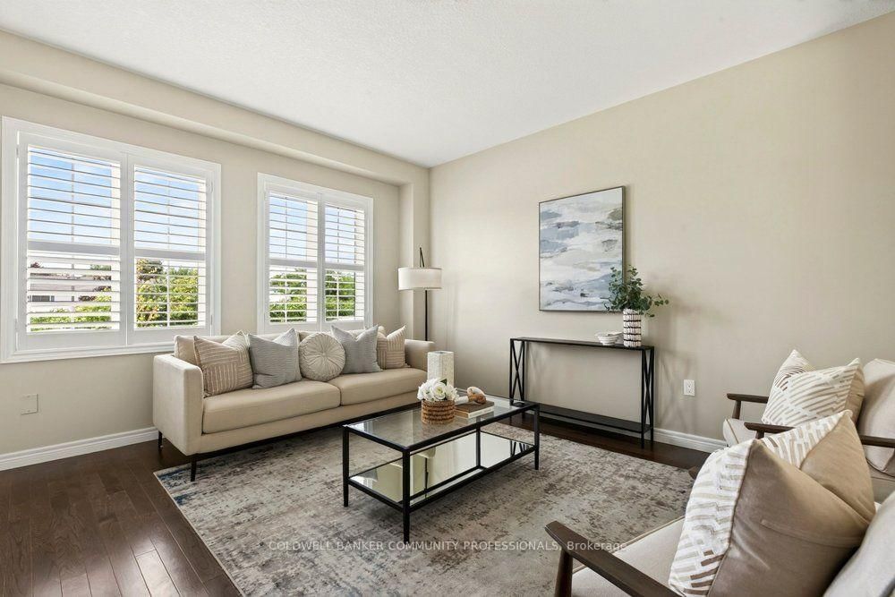 44 Westbank Trail • Hamilton, ON photo 6