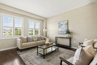 44 Westbank Trail • Hamilton, ON photo 6