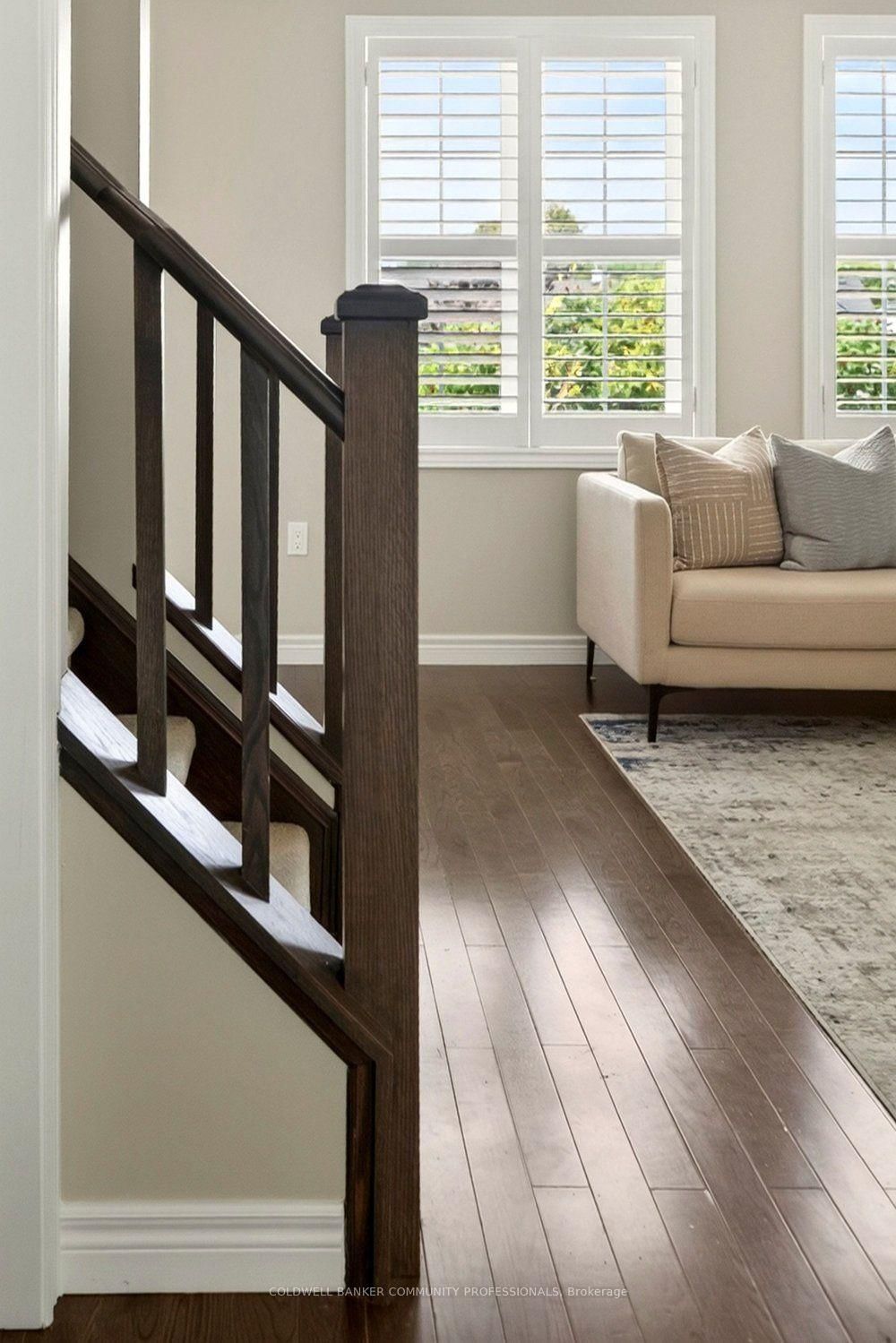 44 Westbank Trail • Hamilton, ON photo 8