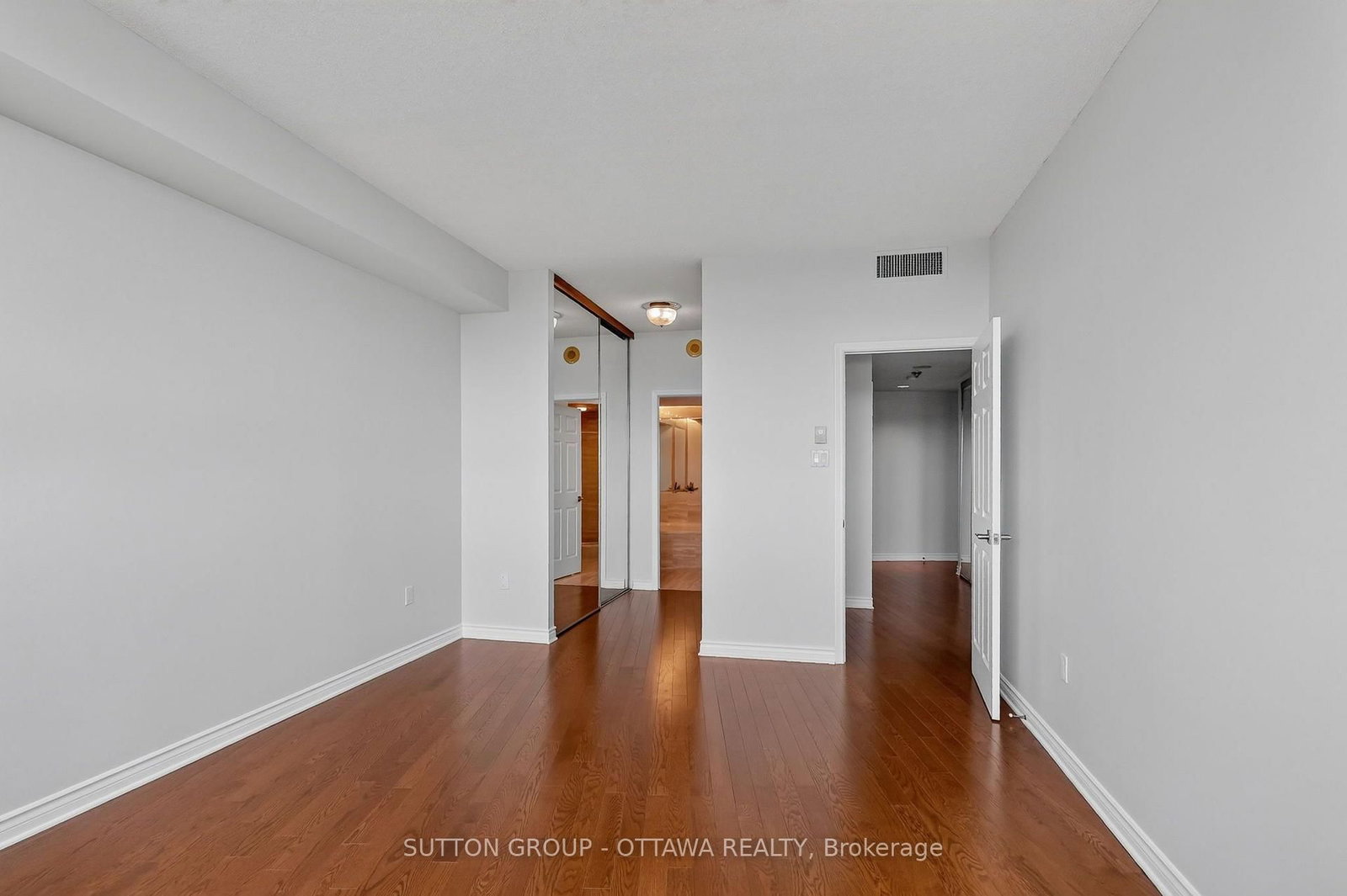 1480 RIVERSIDE Drive • #803 • Ottawa, ON photo 16