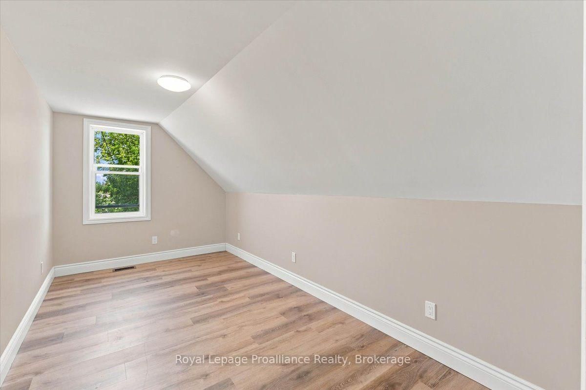 611 County Rd 15 • Prince Edward County, ON photo 21