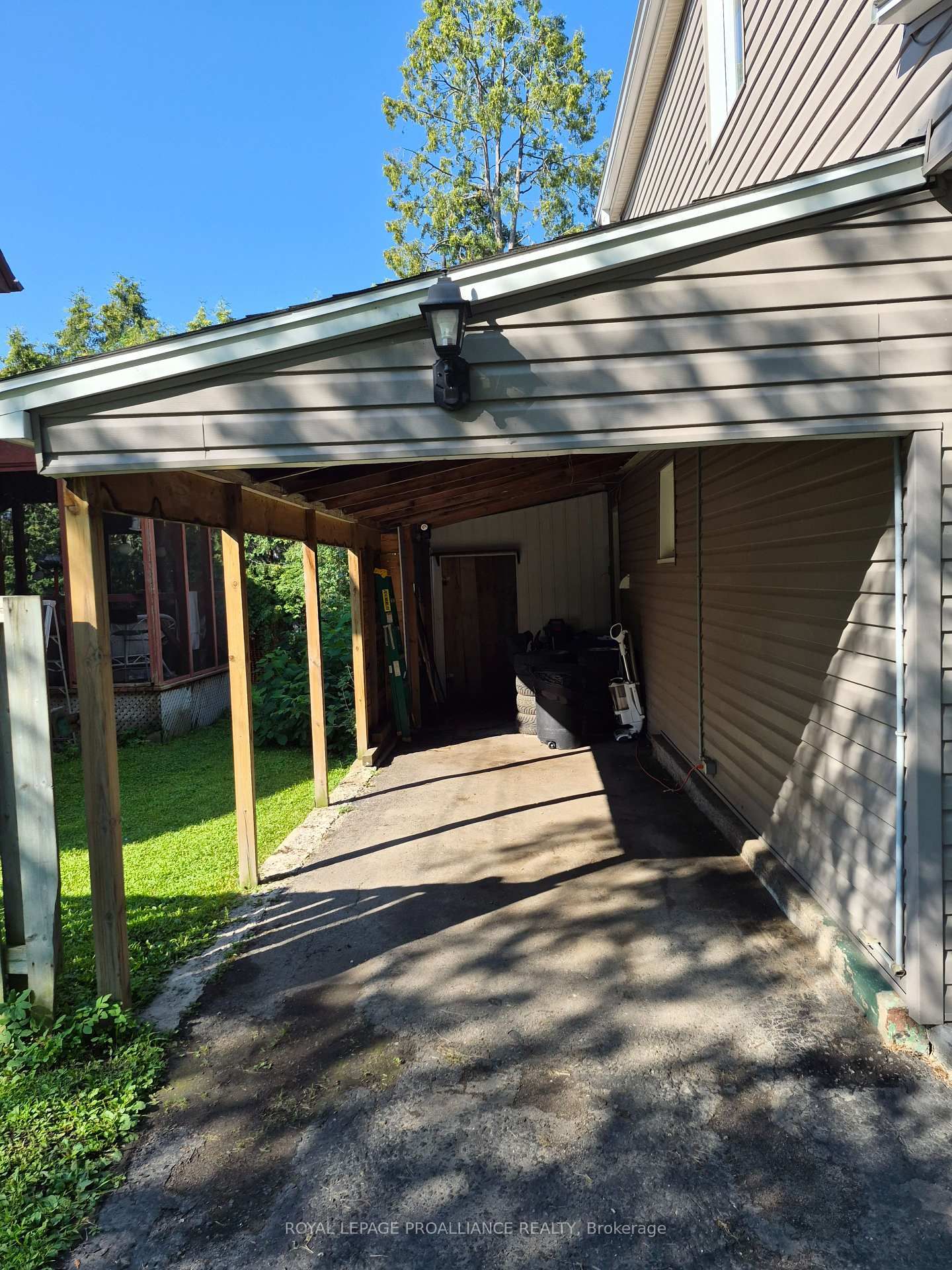162 First Avenue • Brockville, ON photo 2