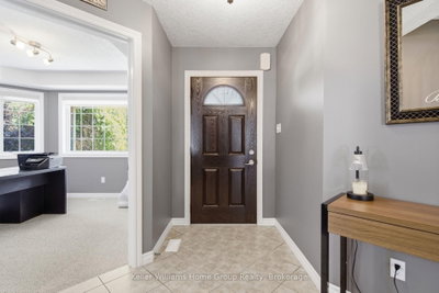 30 Inett Way • Centre Wellington, ON photo 4