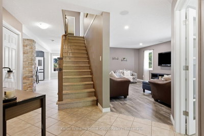30 Inett Way • Centre Wellington, ON photo 5