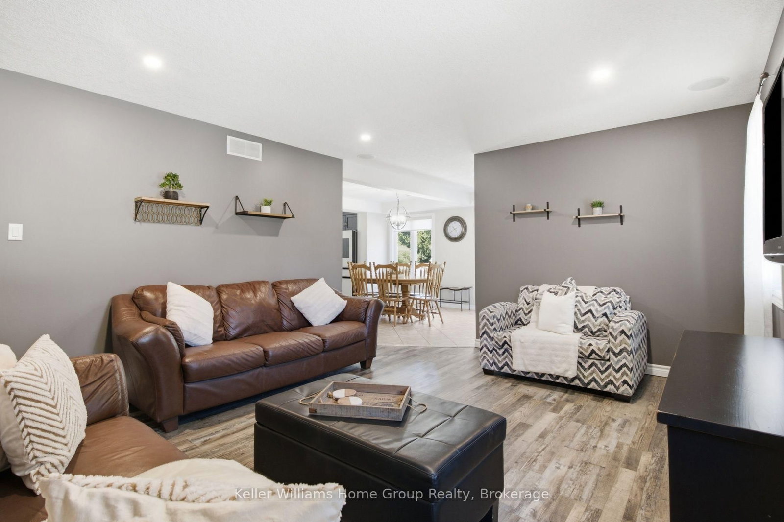 30 Inett Way • Centre Wellington, ON photo 8