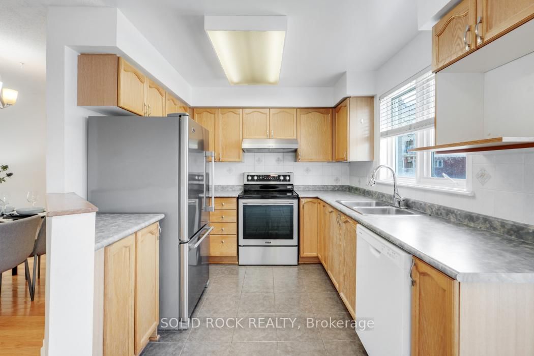 1701 Blohm Drive • #13 • Ottawa, ON photo 13