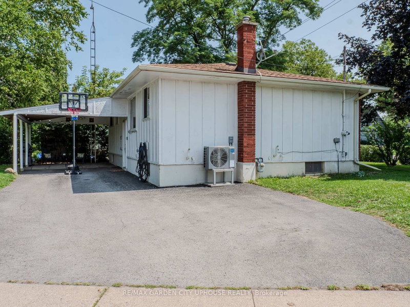 347 LINWELL Road