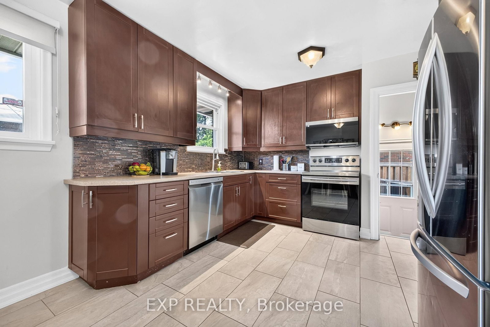 8 Dunraven Avenue • St. Catharines, ON photo 17
