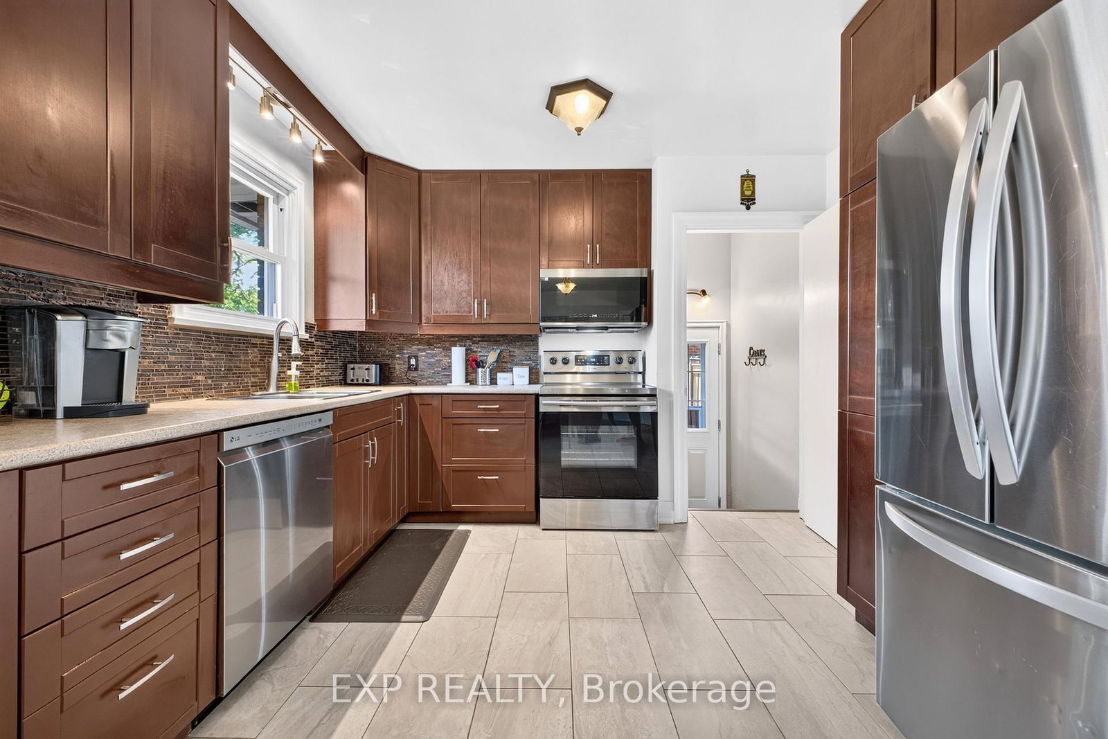 8 Dunraven Avenue • St. Catharines, ON photo 18