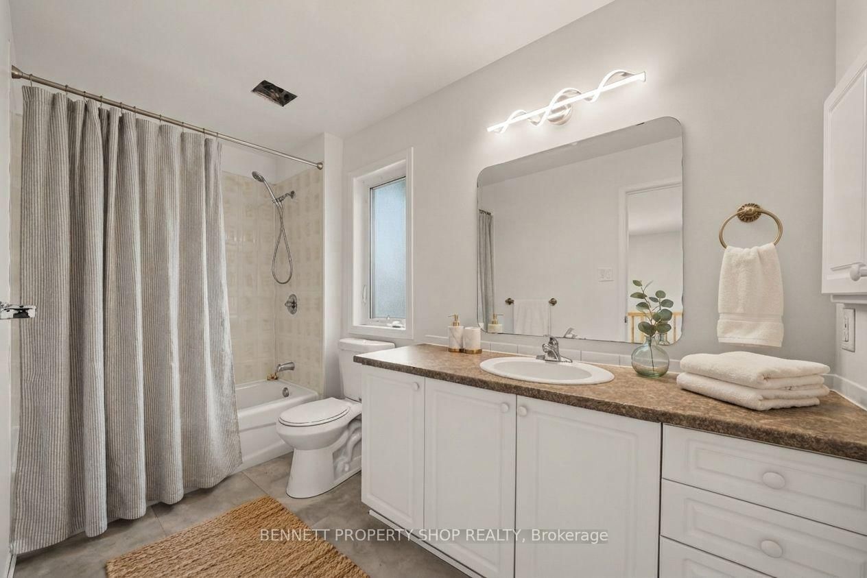 203 Harbour View Street • Ottawa, ON photo 11