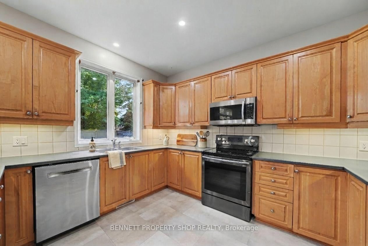 203 Harbour View Street • Ottawa, ON photo 5
