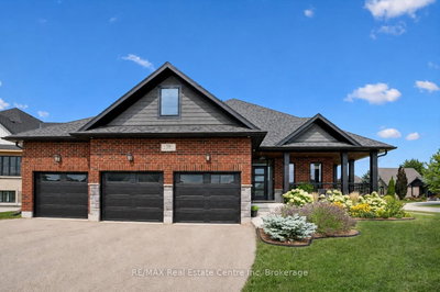 Detached House for sale at 58 Carriage Crossing, Mapleton, Ontario, N0G 1P0 - Rural Mapleton - MLS: X13673436