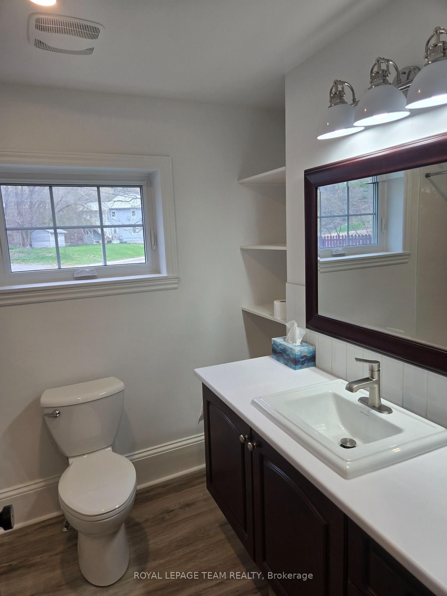 106 Renfrew Street S • Pakenham, ON photo 15