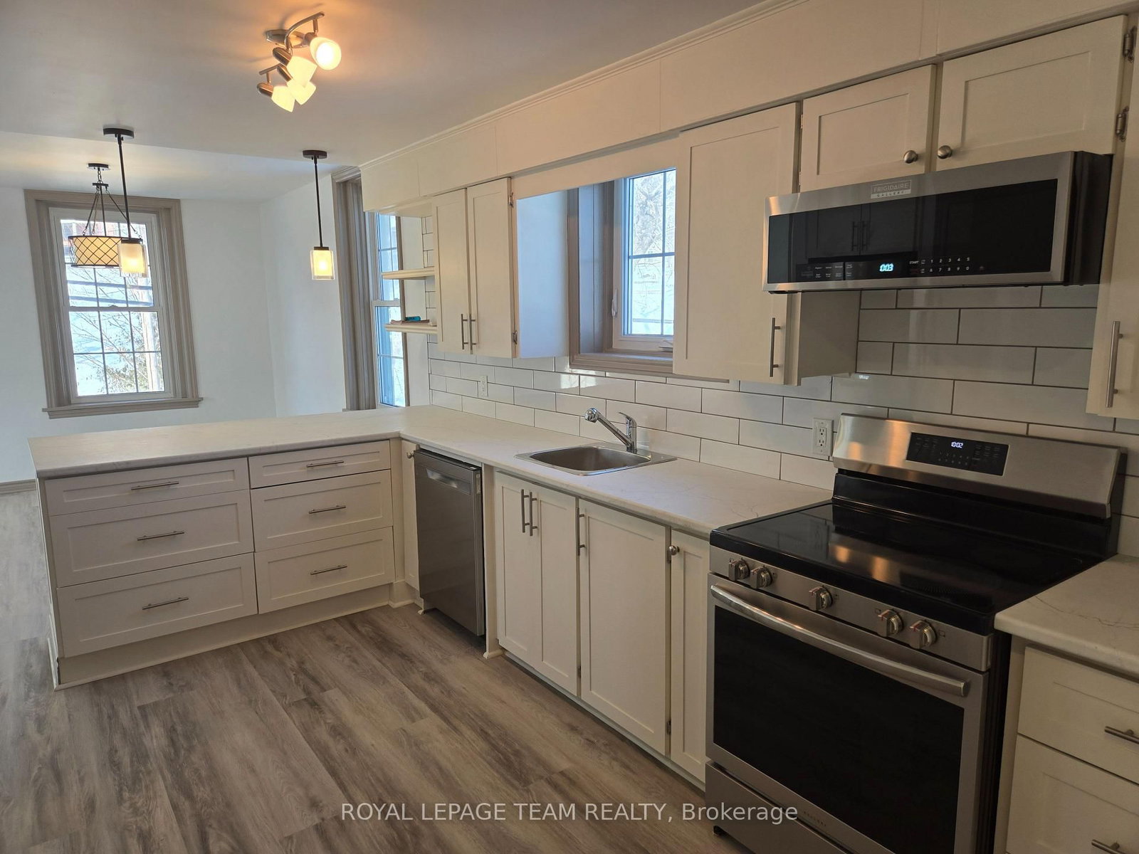 106 Renfrew Street S • Pakenham, ON photo 24